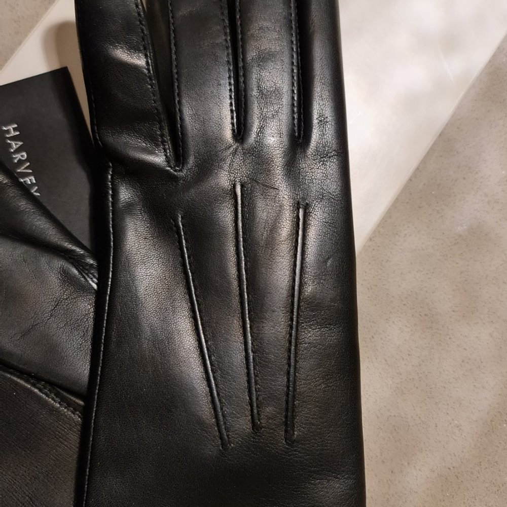 Fancy gloves - Picture 3 of 4